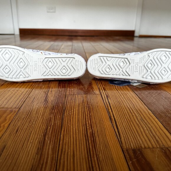 NWT TOMS Women's Size 8.5 White Happy Hedgehogs Alpargata Slip-On Shoes - Picture 11 of 11